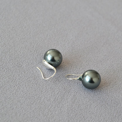Elegant Silver Earring for Every Occasion