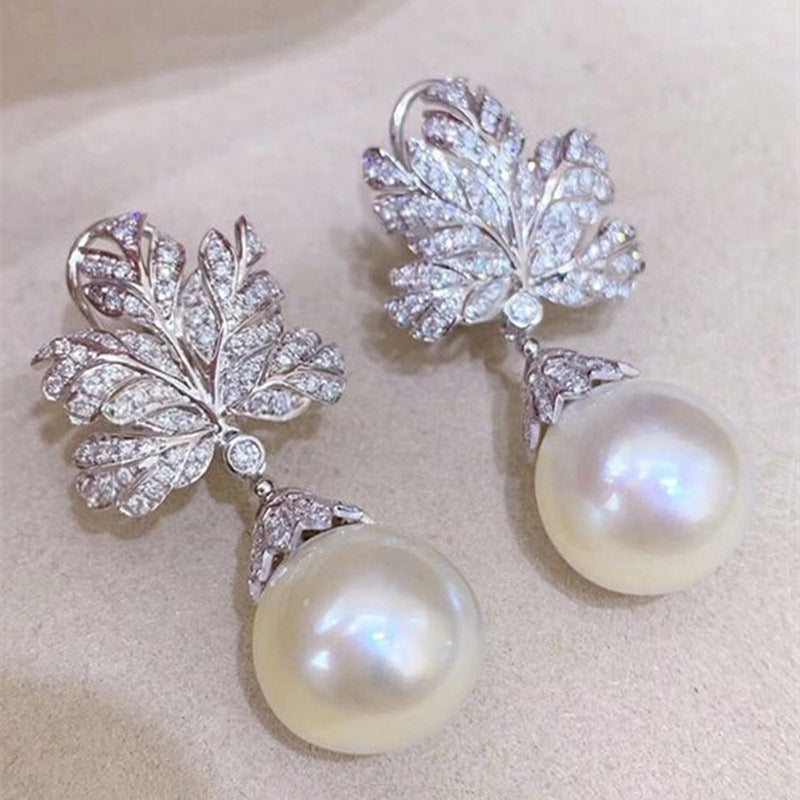 Charming Pearl Earring for Any Occasion