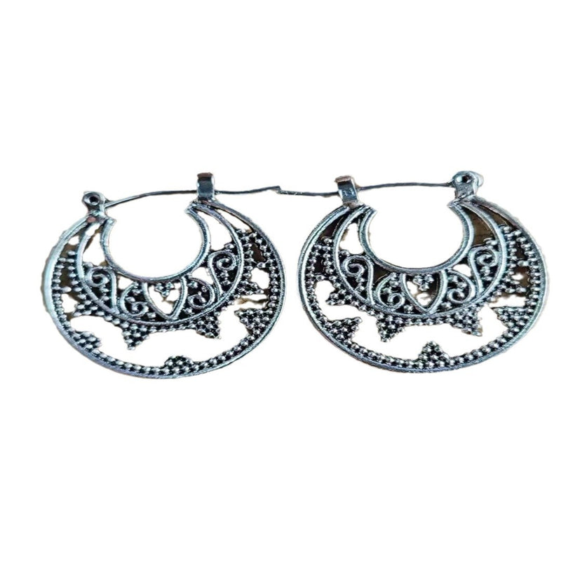 Charming Earring for Any Occasion