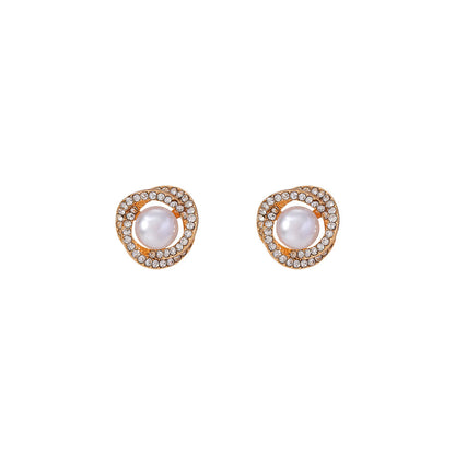 Romantic Pearl Earring for Special Moments
