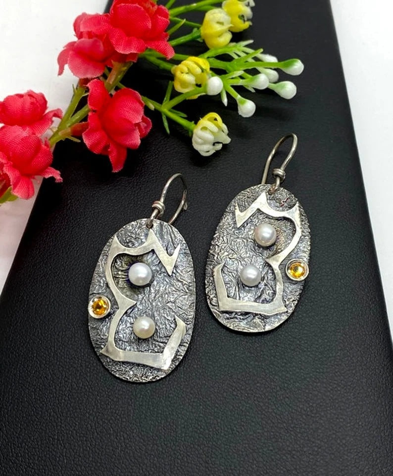 Classic Pearl Earring with Timeless Appeal
