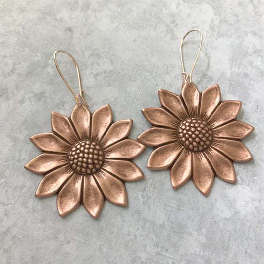 Elegant Gold Earring for Every Occasion