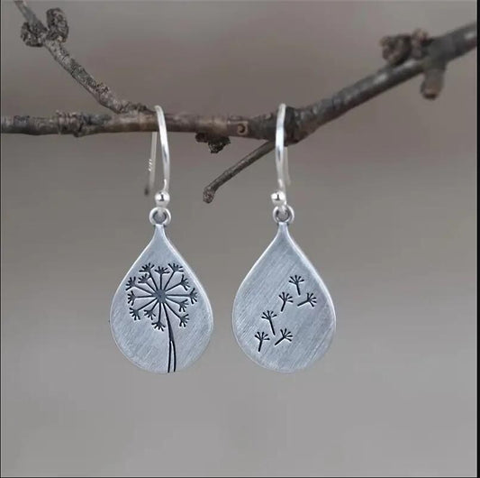 Charming Silver Earring for Any Occasion