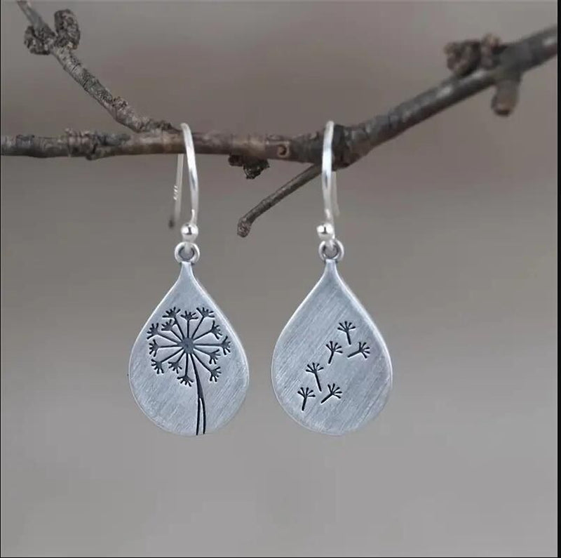 Charming Silver Earring for Any Occasion