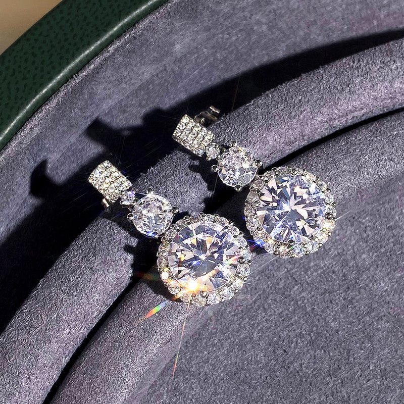 Charming Earring for Any Occasion