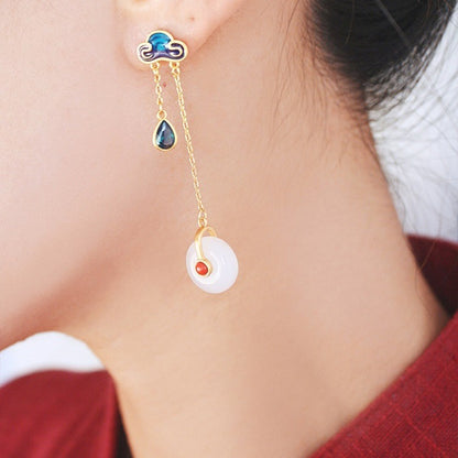 Charming Gold Earring for Any Occasion