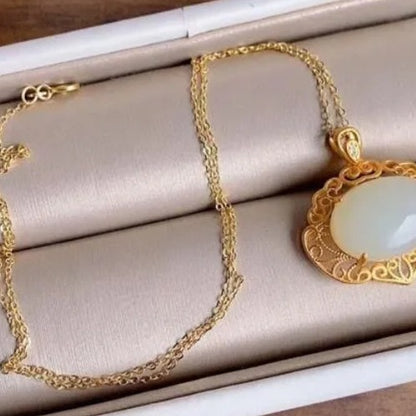 Classic Silver Pendant with Timeless Appeal