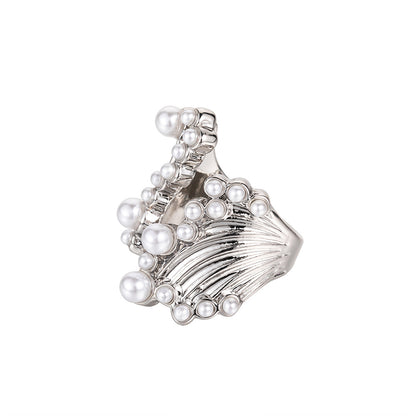 Classic Pearl Ring with Timeless Appeal