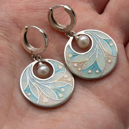 Romantic Pearl Earring for Special Moments