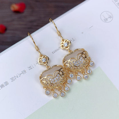 Stunning Gold Earring for Daily Wear