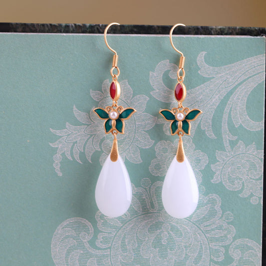 Charming Earring for Any Occasion