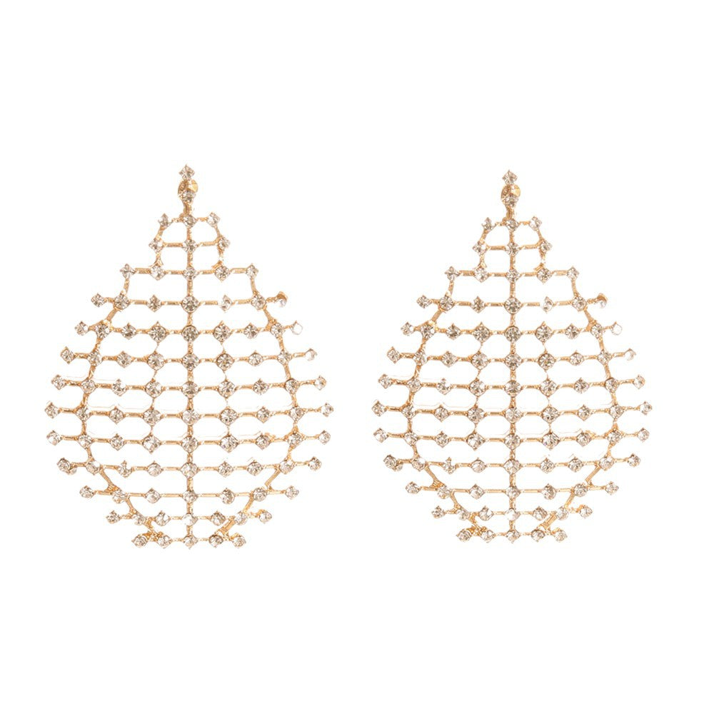 Charming Gold Earring for Any Occasion