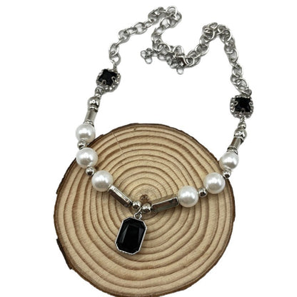 Stunning Pearl Necklace for Daily Wear