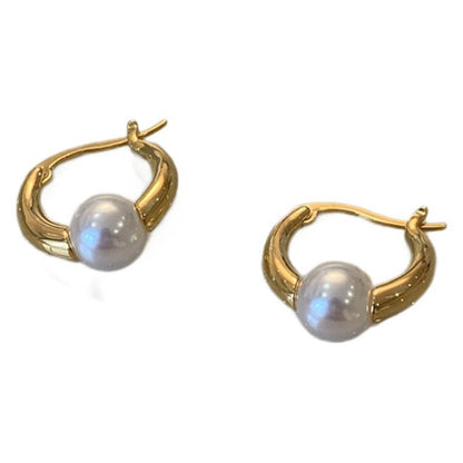 Charming Gold Earring for Any Occasion