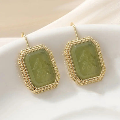 Charming Piece for Any Occasion