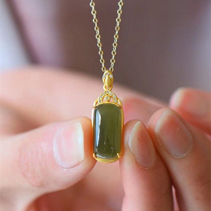 Classic Silver Pendant with Timeless Appeal