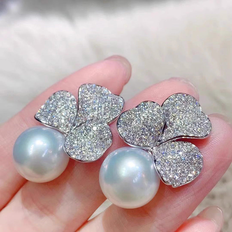 Classic Pearl Earring with Timeless Appeal
