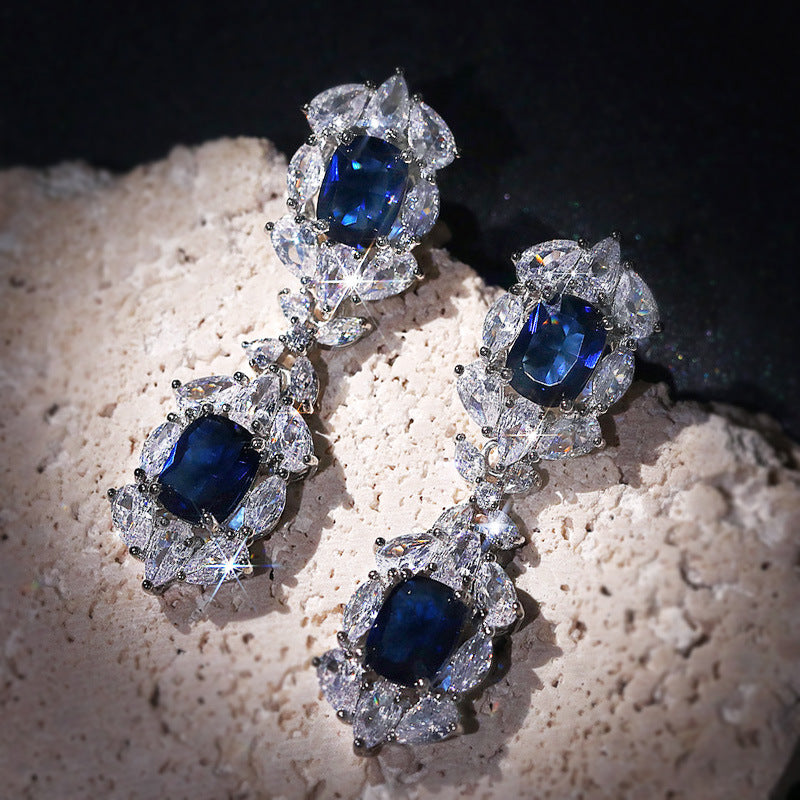 Charming Earring for Any Occasion