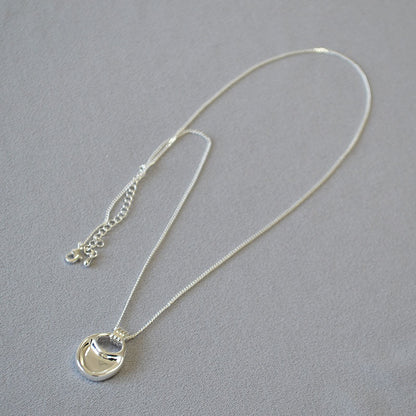 Classic Silver Necklace with Timeless Appeal
