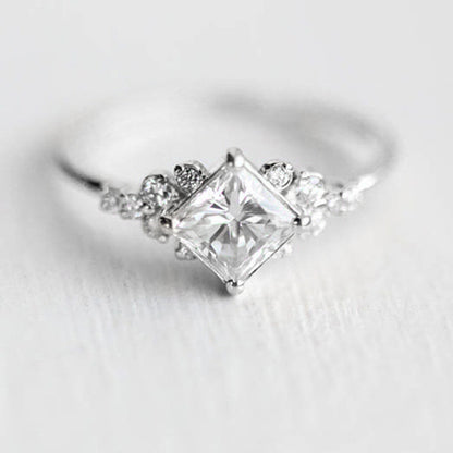 Classic Gold Ring with Timeless Appeal