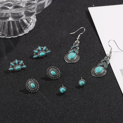 Beautiful Set with Unique Style