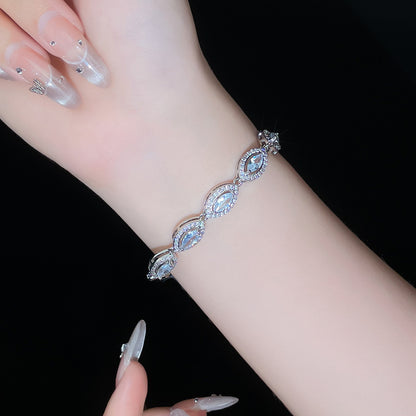 Romantic Bracelet for Special Moments