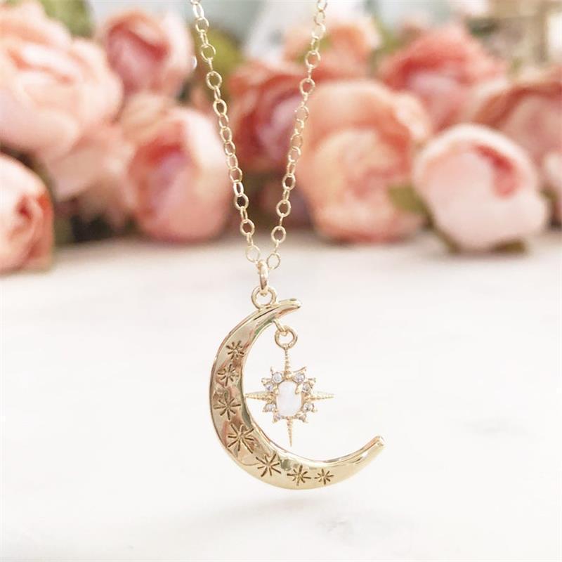 Beautiful Gold Necklace with Unique Style