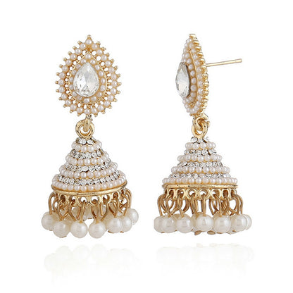 Classic Pearl Earring with Timeless Appeal