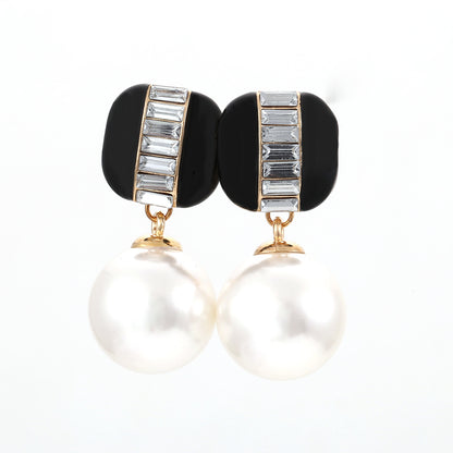 Stunning Pearl Earring for Daily Wear