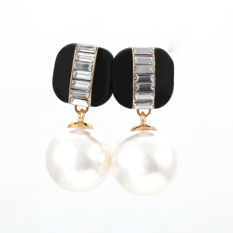 Stunning Pearl Earring for Daily Wear