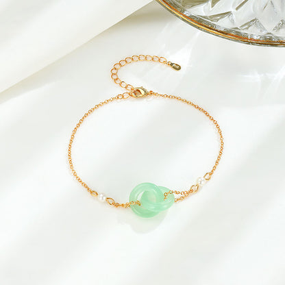 Classic Gold Bracelet with Timeless Appeal