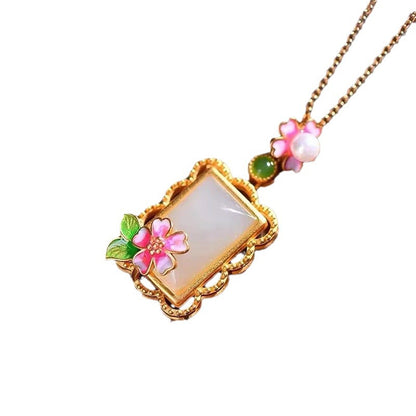 Charming Silver Pendant for Any Occasion