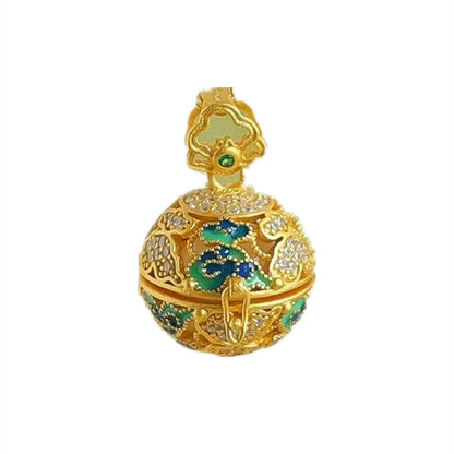Beautiful Gold Pendant with Unique Style