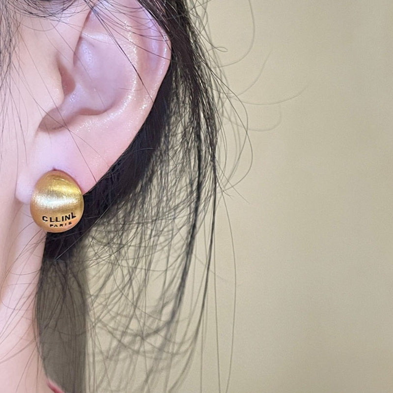 Elegant Gold Earring for Every Occasion