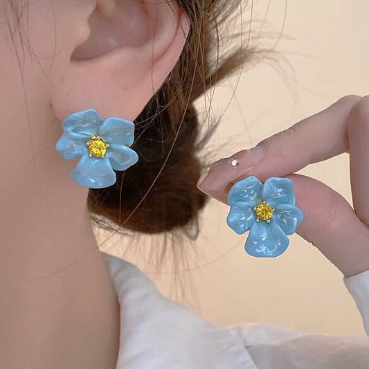 Charming Earring for Any Occasion
