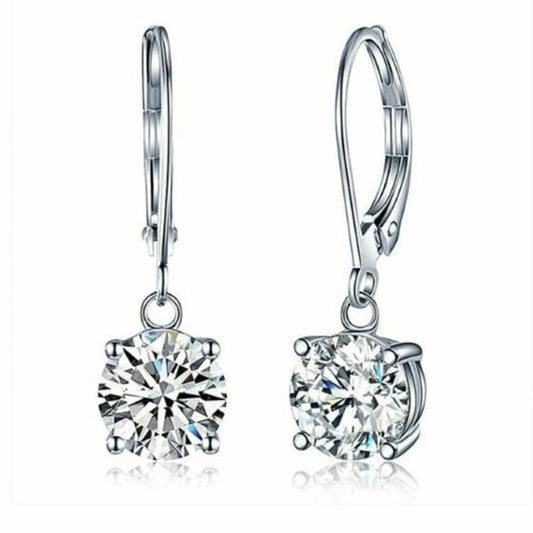 Classic Gold Earring with Timeless Appeal
