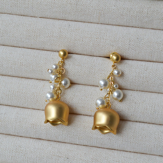 Classic Pearl Earring with Timeless Appeal