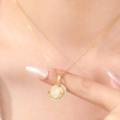 Beautiful Gold Necklace with Unique Style