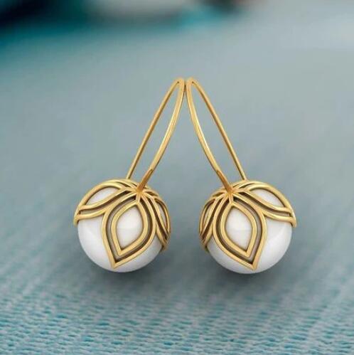 Stunning Gold Earring for Daily Wear