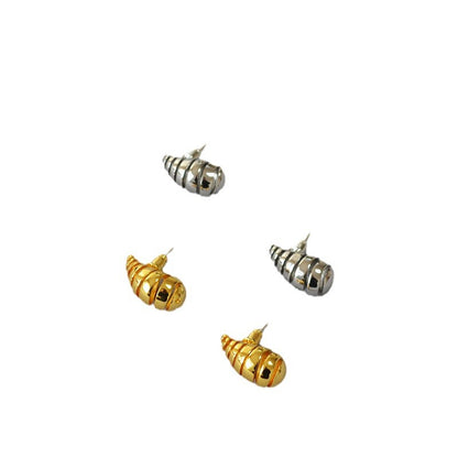 Charming Gold Earring for Any Occasion