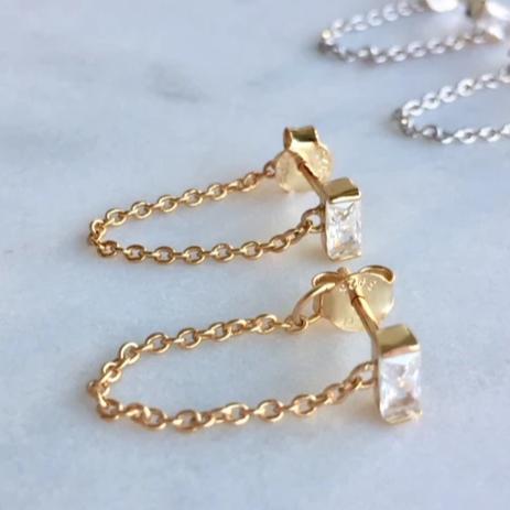 Classic Gold Earring with Timeless Appeal