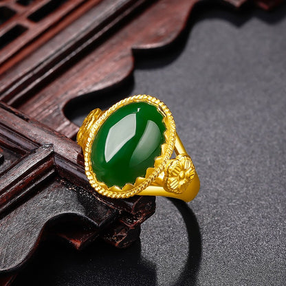 Classic Gold Ring with Timeless Appeal