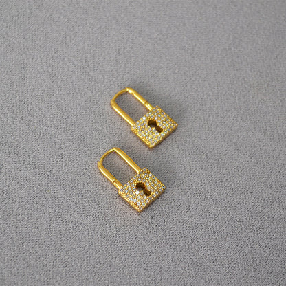 Beautiful Gold Earring with Unique Style