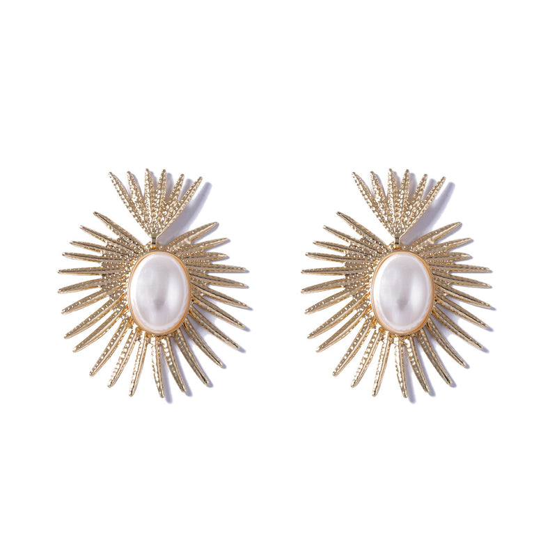 Classic Pearl Earring with Timeless Appeal