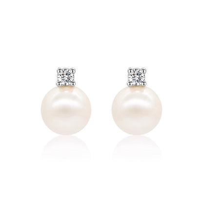 Beautiful Pearl Earring with Unique Style
