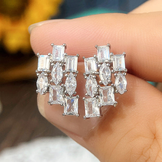 Charming Earring for Any Occasion