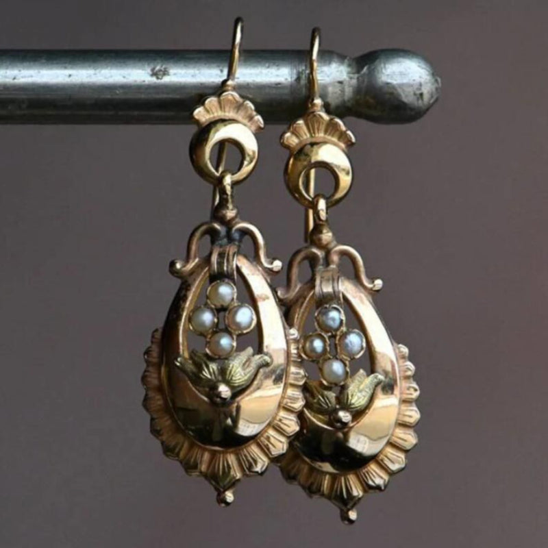 Classic Pearl Earring with Timeless Appeal