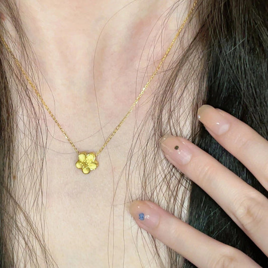 Stunning Gold Necklace for Daily Wear