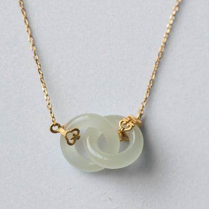 Charming Silver Necklace for Any Occasion