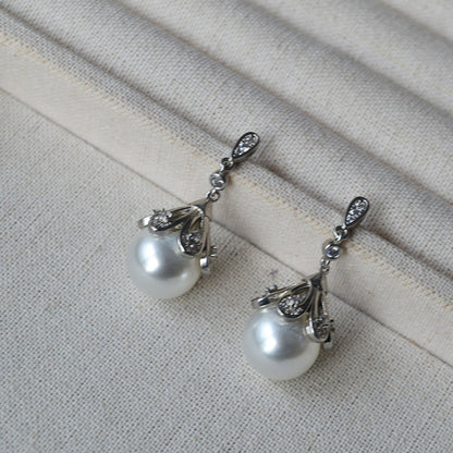 Beautiful Silver Earring with Unique Style